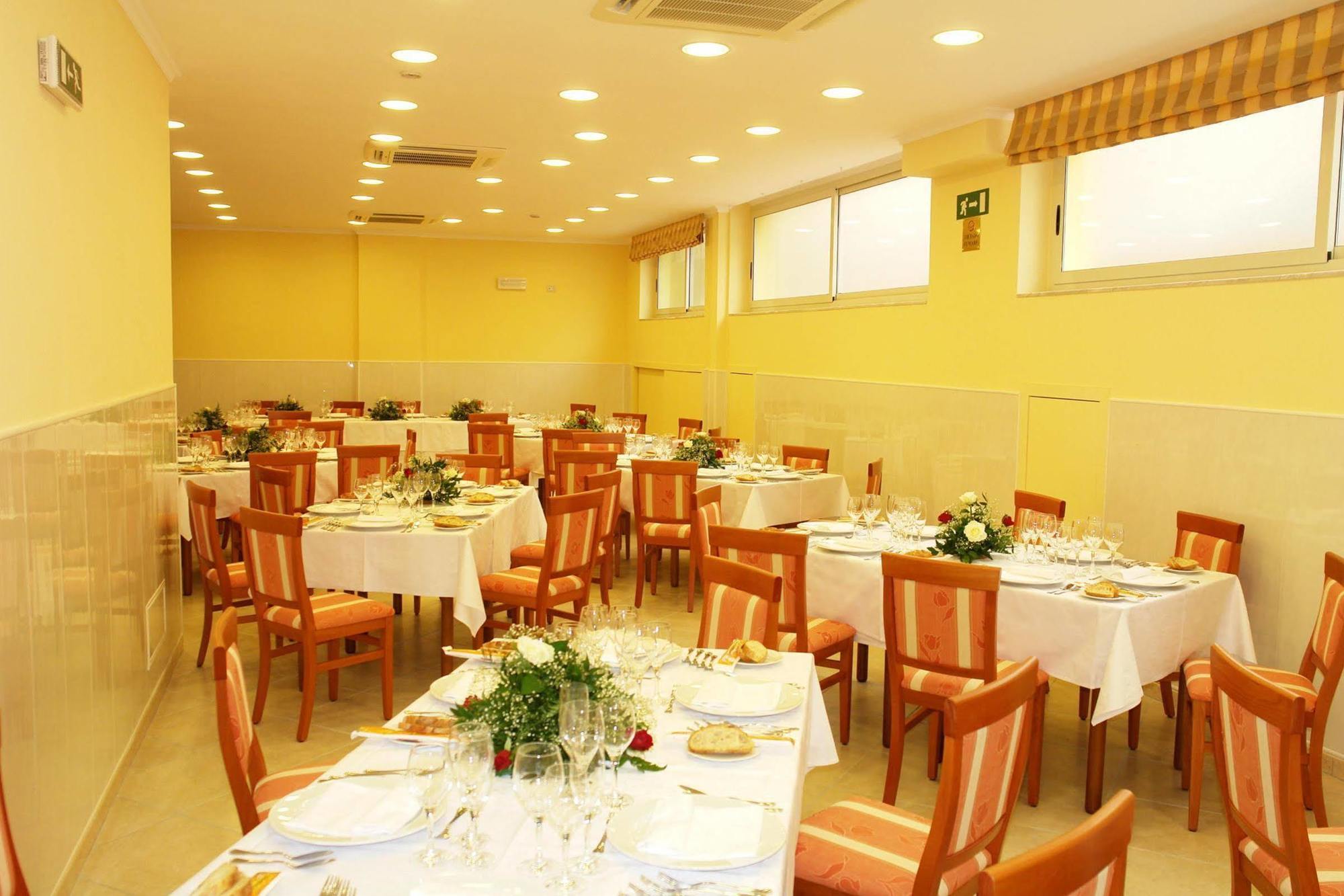 Hotel Orizzonte 레토이아니 레스토랑 사진